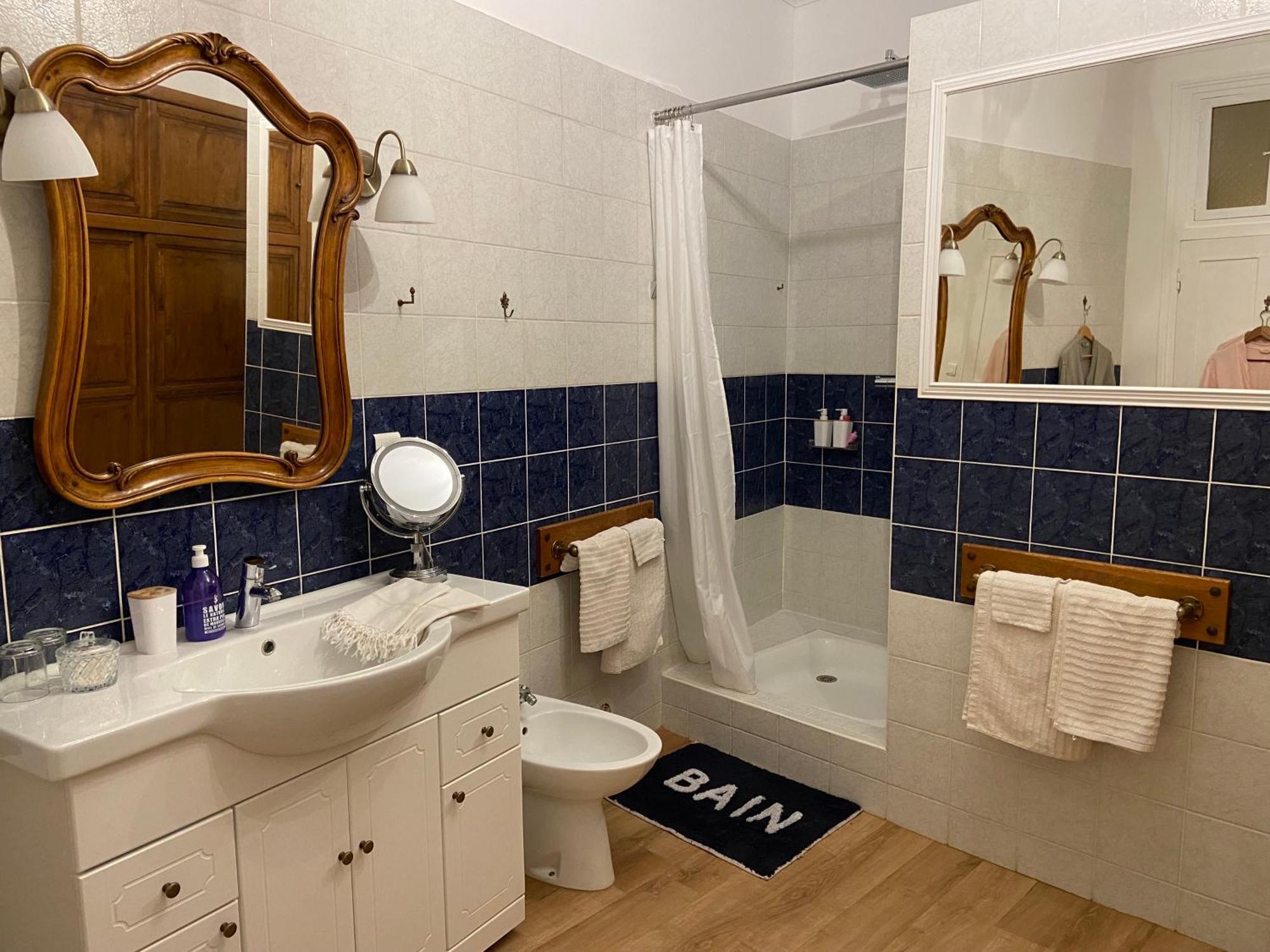 Maison 1823 - Suites De Charme A Garons Ngoại thất bức ảnh
